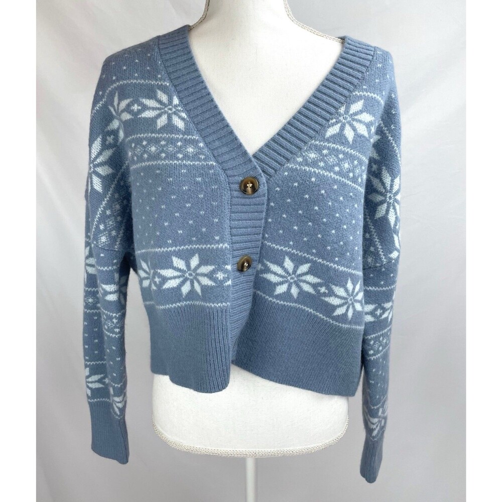 NWT Altar’d State Women Medium Blue Cropped Sweater Cardigan Snowflake Fair Isle